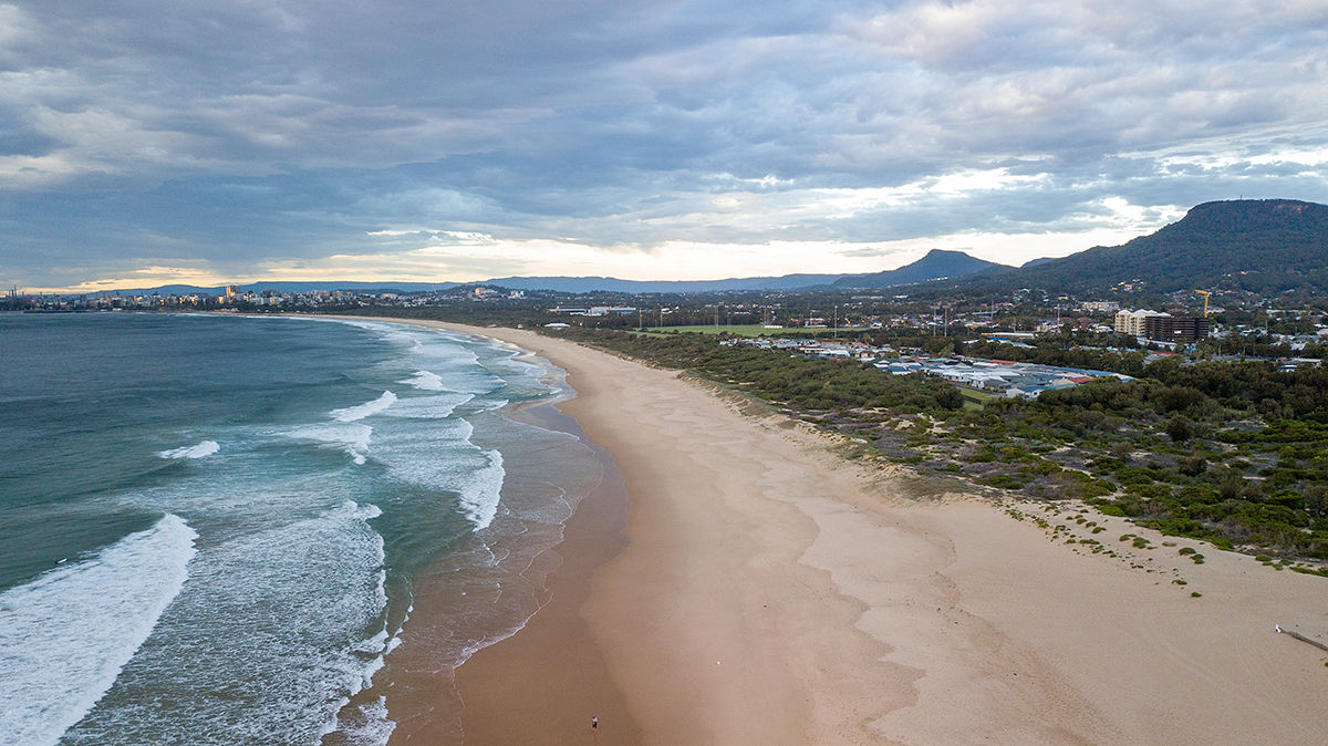 Wollongong city with the Illawarra escarpment behind